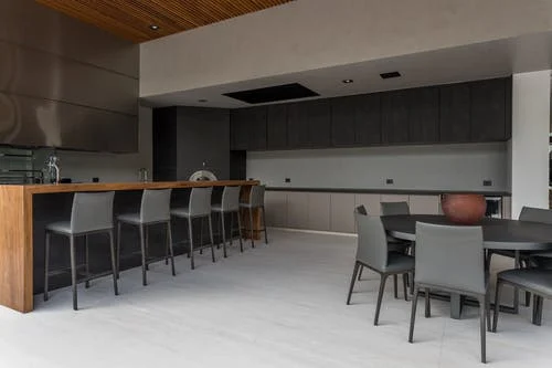 Dajte svojmu interiéru novú tvár s barom a barovými stoličkami